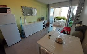 T2 face au port de Plaisance et plage d'Eyrac -terrasse -parking