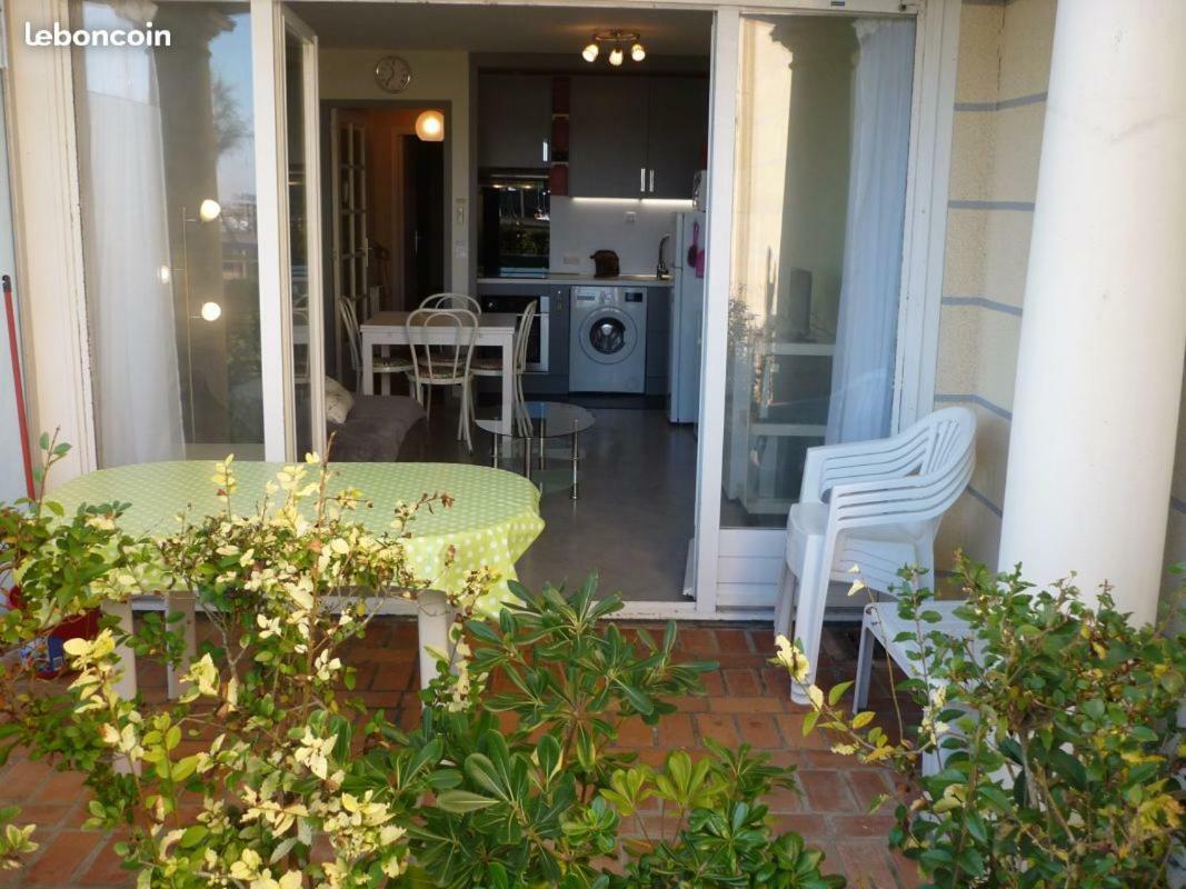 Appartement T2 face au port de Plaisance et plage d'Eyrac -terrasse -parking à Arcachon Extérieur photo